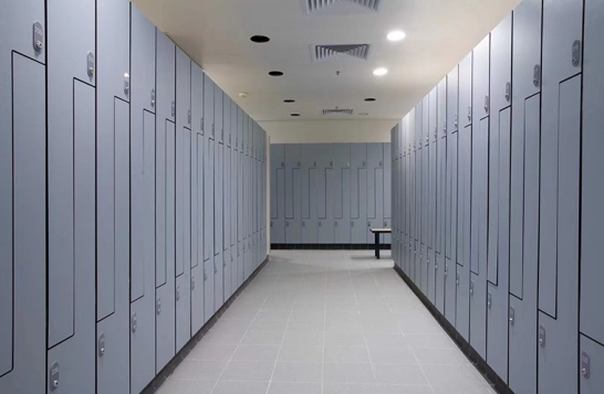 如何找到好的衛(wèi)生間隔斷廠家？衛(wèi)生間隔斷注意什么？
